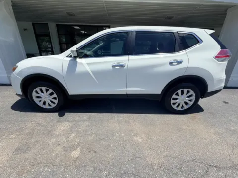 Photos of 2015 Nissan Rogue S Sport Utility 4D for sale in Liverpool, OH at Good Wheels