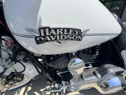 More photos of 2013 HARLEY DAVDISON ROAD KING at Good Wheels, OH