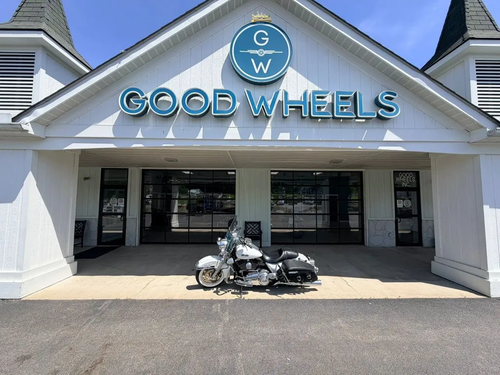 White 2013 HARLEY DAVDISON ROAD KING for sale in Liverpool, OH