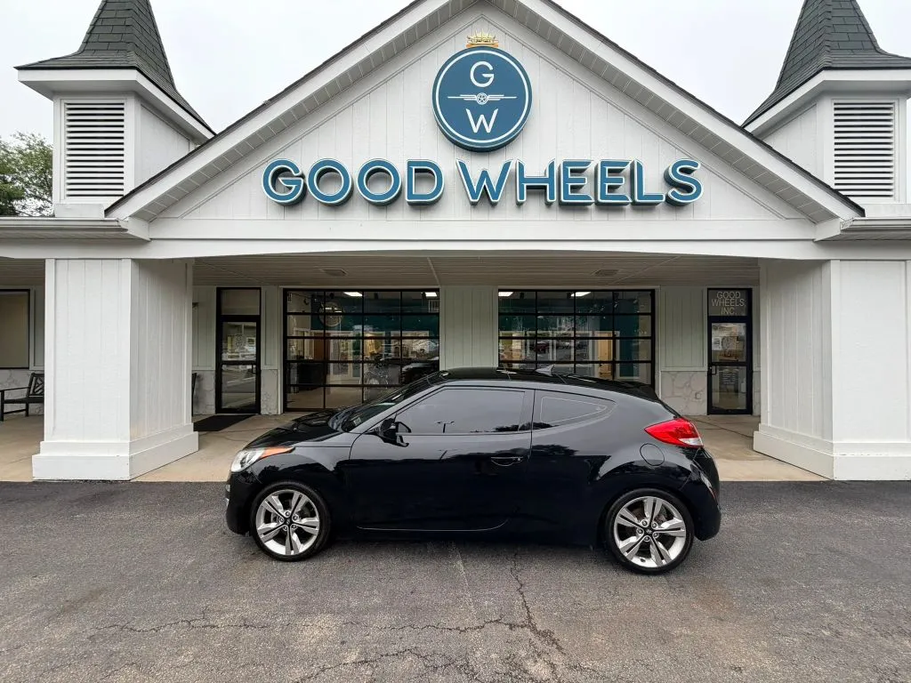 2017 Hyundai Veloster Value Edition Coupe 3D for sale in Liverpool, OH
