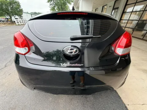 More photos of 2017 Hyundai Veloster Value Edition Coupe 3D at Good Wheels, OH
