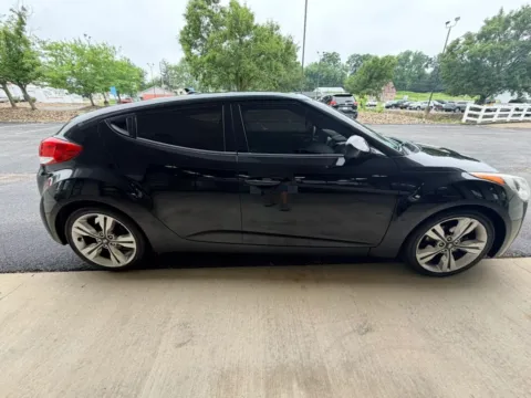 More photos of 2017 Hyundai Veloster Value Edition Coupe 3D at Good Wheels, OH