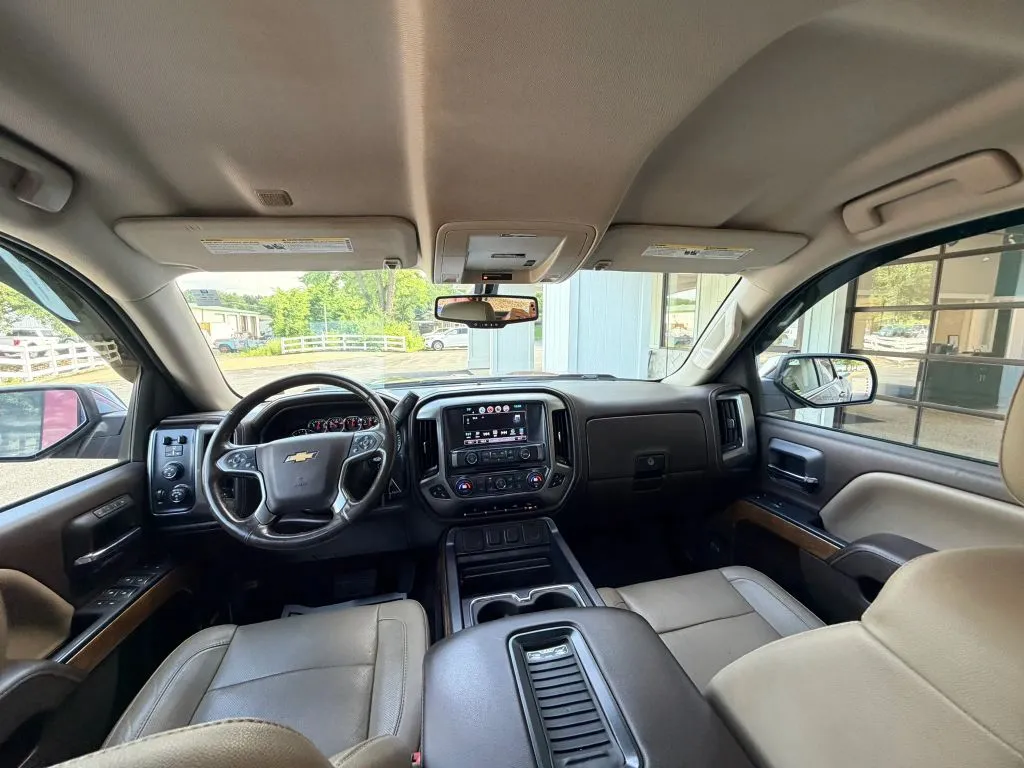 Chevrolet Silverado photo 14