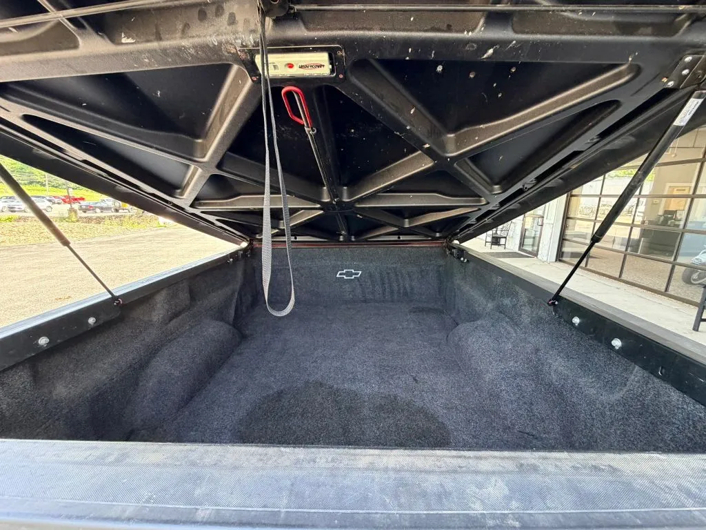 Chevrolet Silverado photo 8