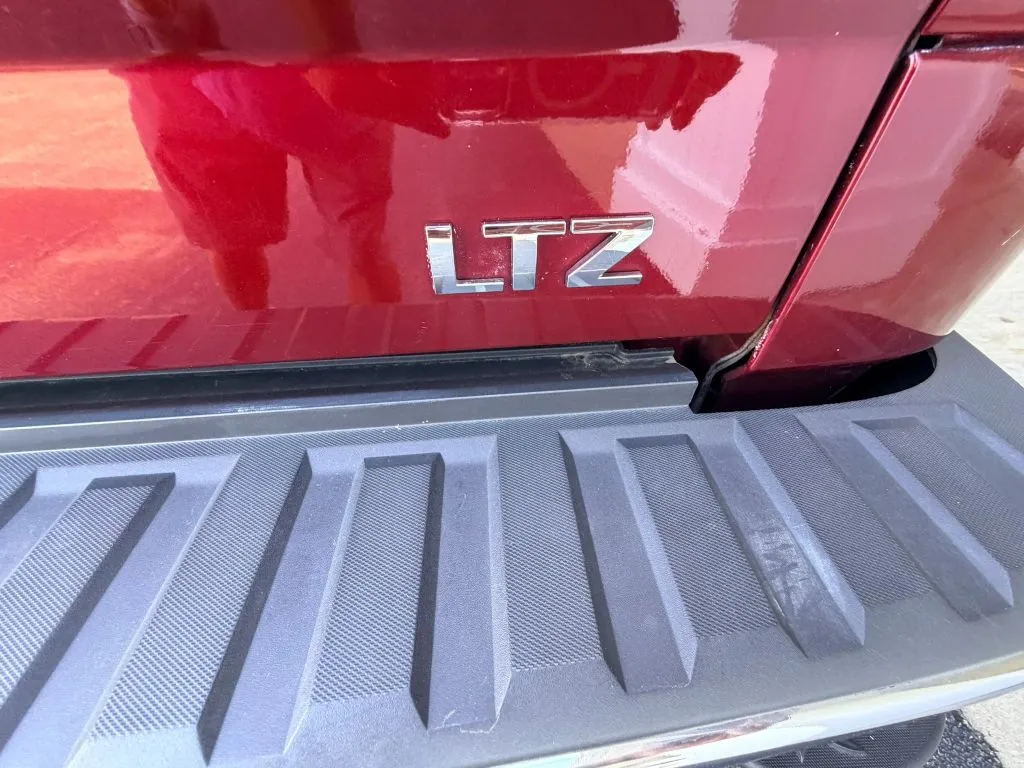 Chevrolet Silverado photo 6
