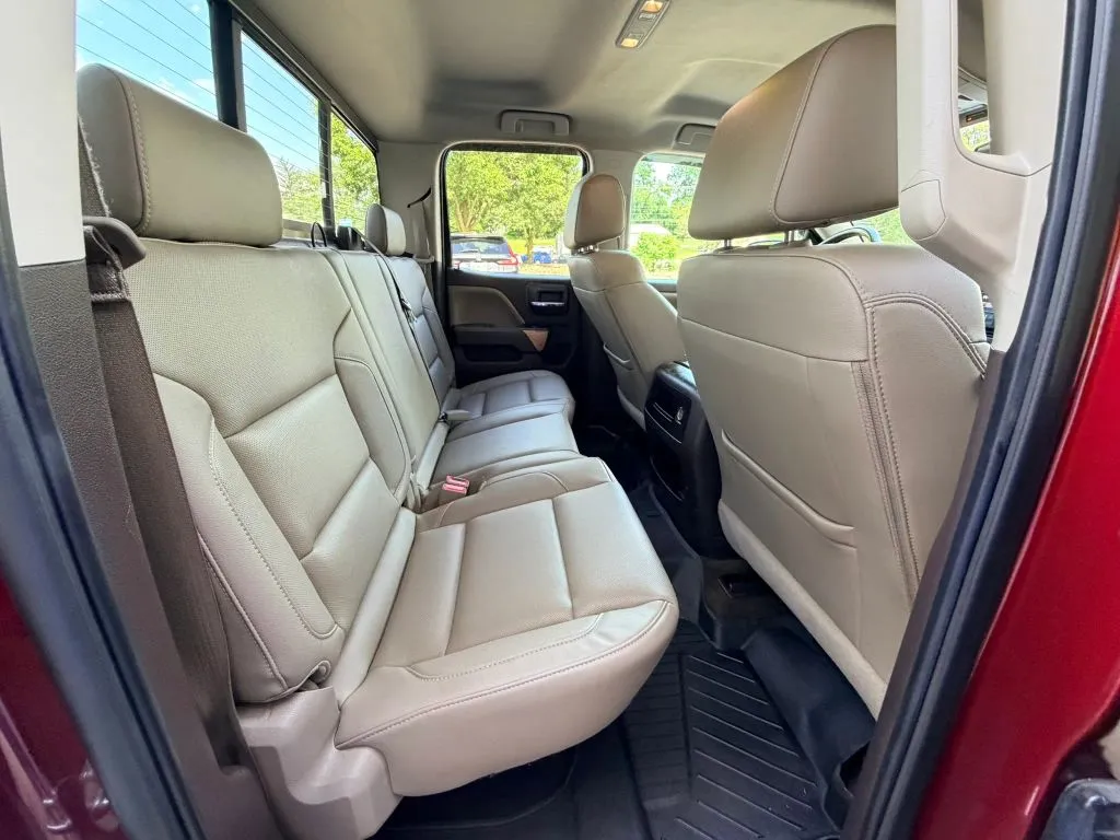 Chevrolet Silverado photo 10