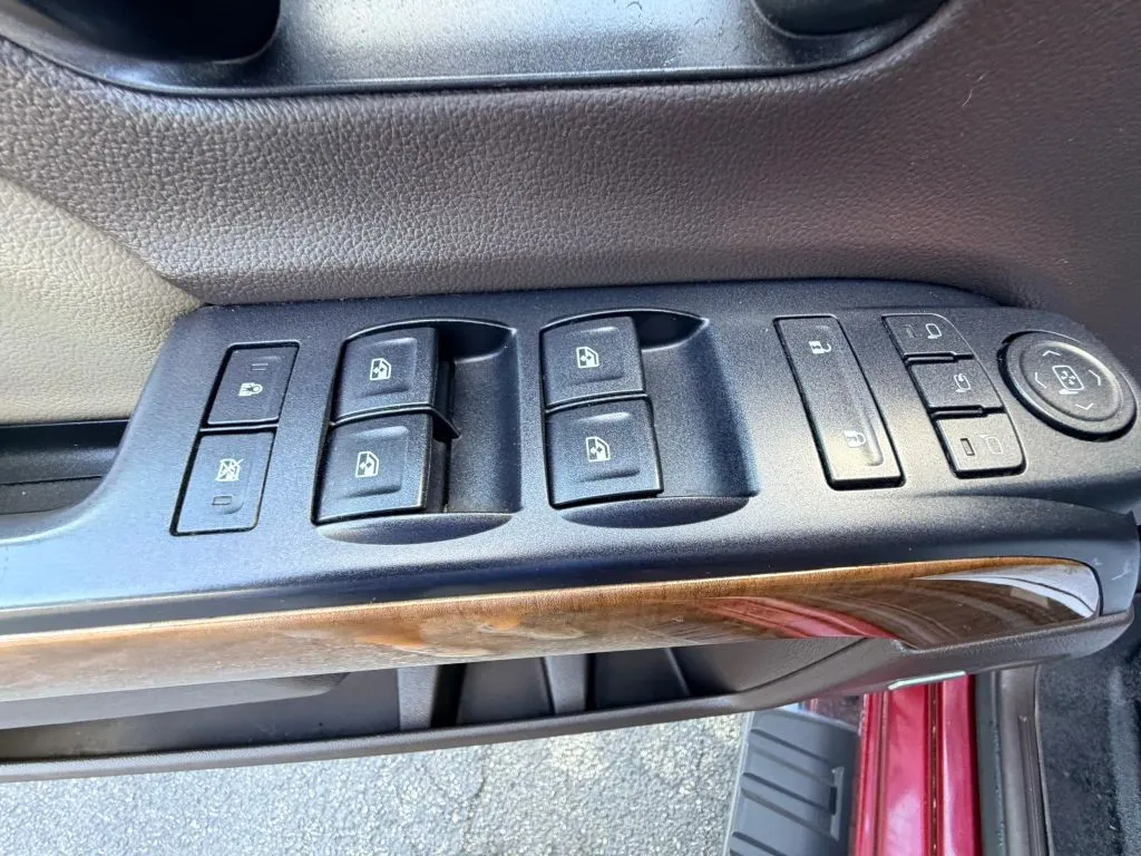 Chevrolet Silverado photo 17