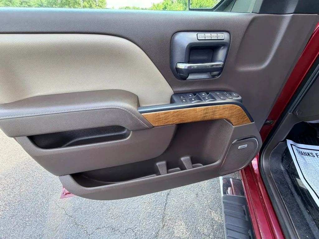 Chevrolet Silverado photo 15