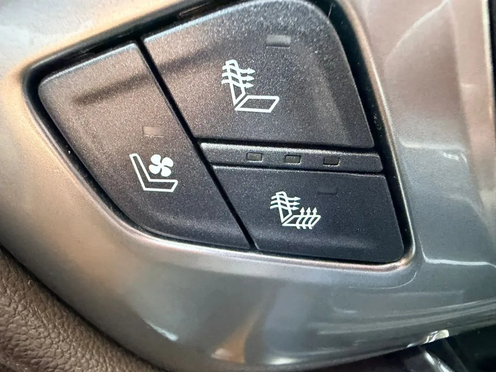 Chevrolet Silverado photo 27