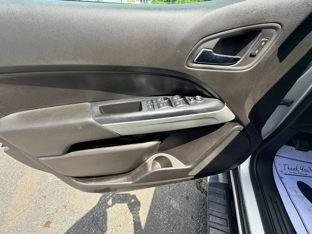 Chevrolet Colorado photo 13