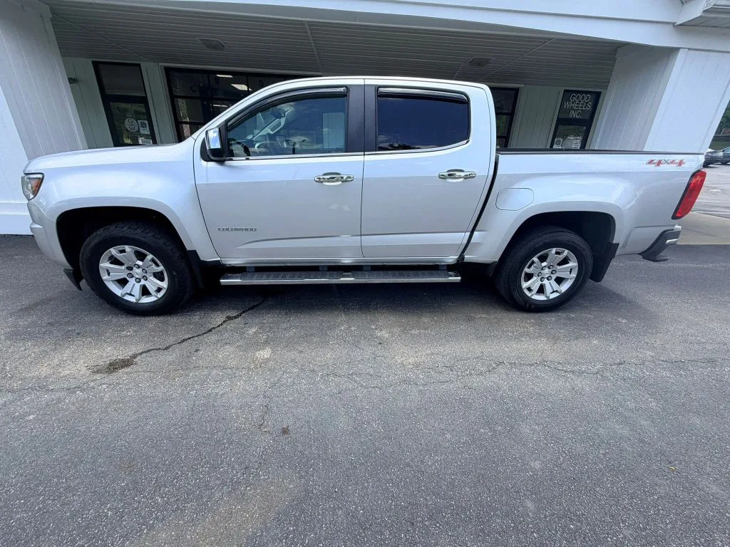 Chevrolet Colorado photo 2