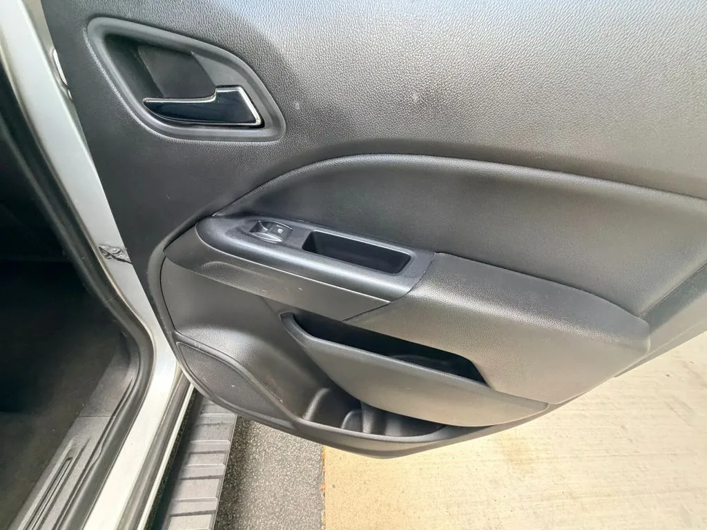 Chevrolet Colorado photo 9