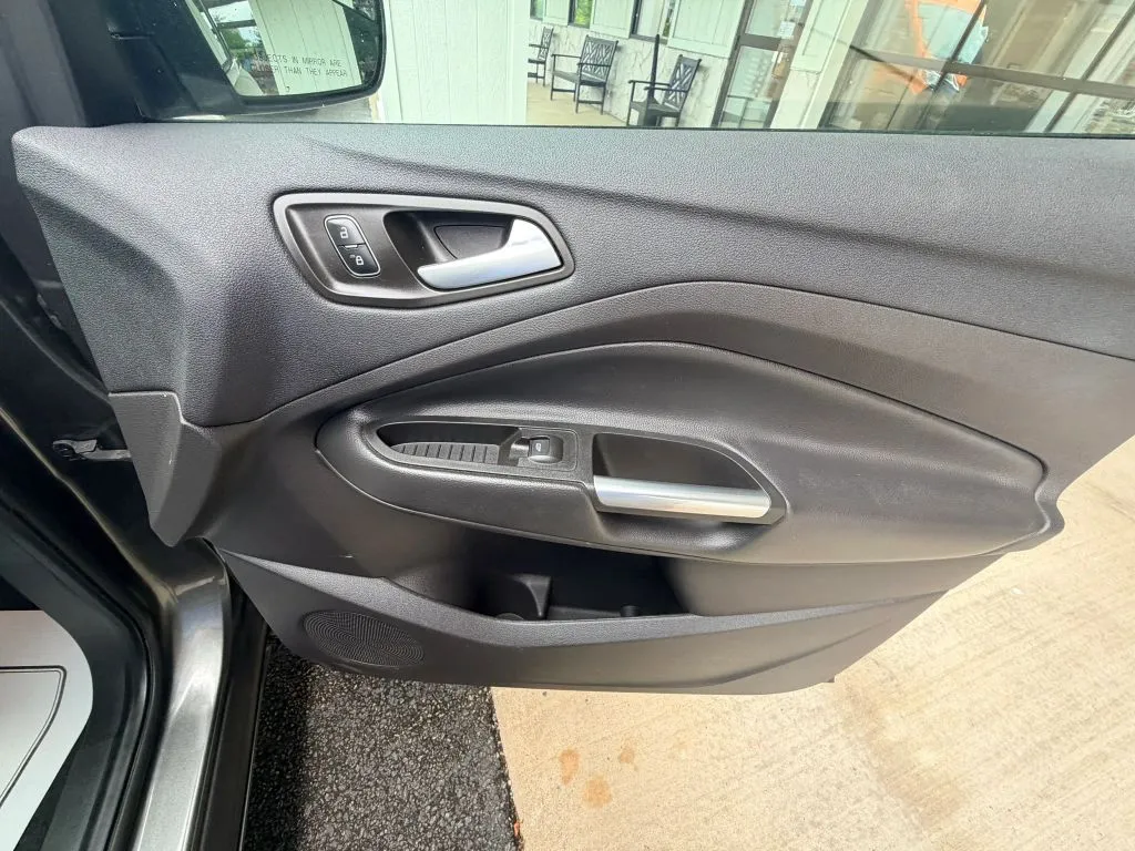 Ford Escape photo 10