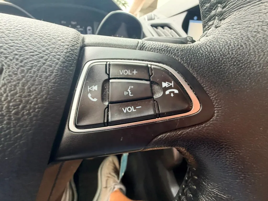 Ford Escape photo 17