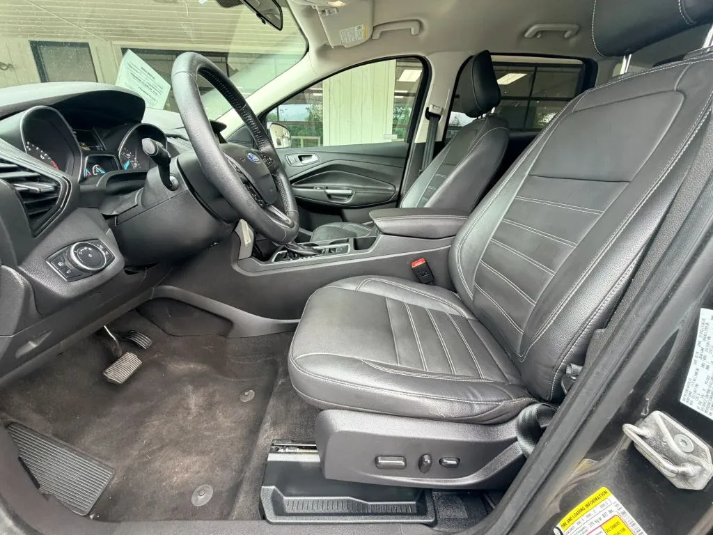 Ford Escape photo 14
