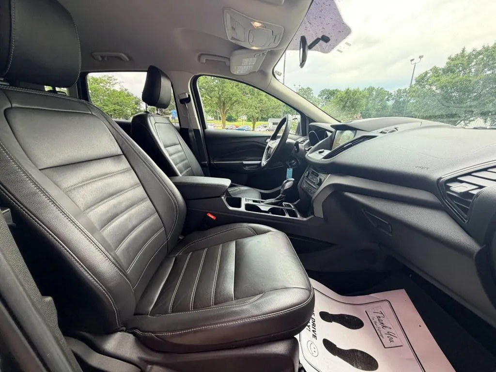 Ford Escape photo 11