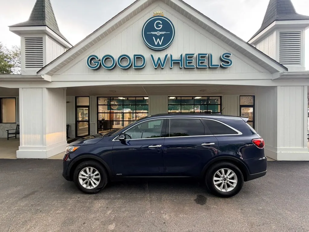 Blue 2019 Kia Sorento LX Sport Utility 4D for sale in Liverpool, OH