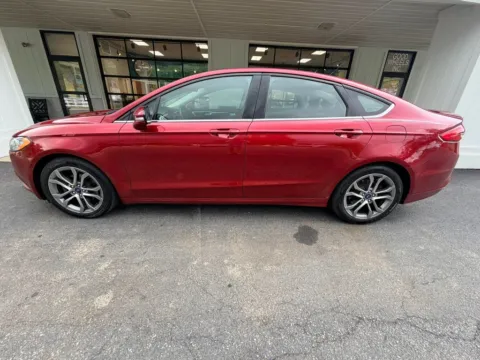 Photos of 2017 Ford Fusion SE Sedan 4D for sale in Liverpool, OH at Good Wheels