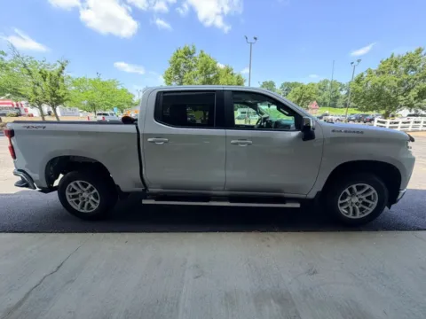 More photos of 2021 Chevrolet Silverado 1500 Crew Cab LT Pickup 4D 5 3/4 ft at Good Wheels, OH