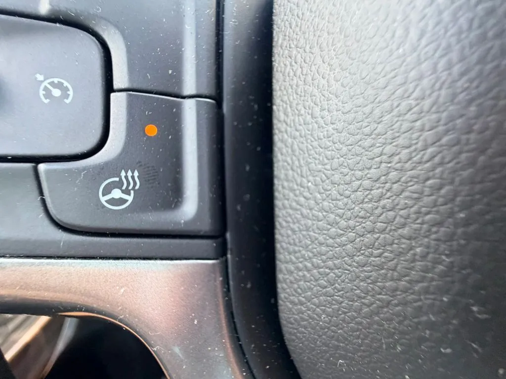 Chevrolet Silverado photo 22