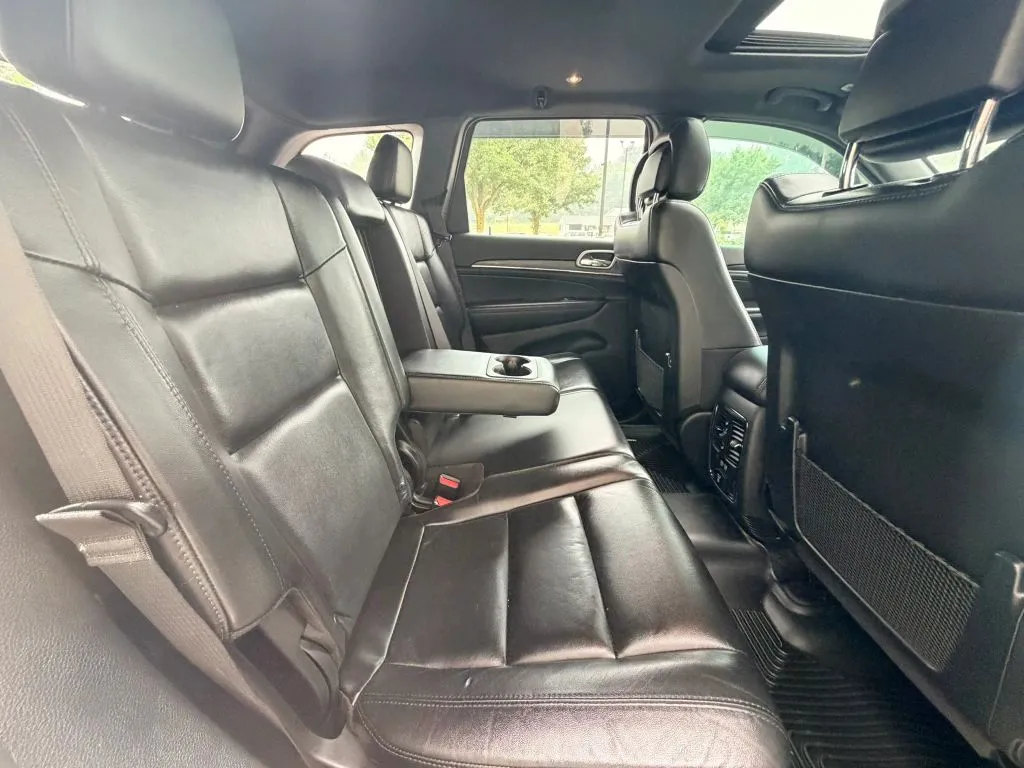 Jeep Grand Cherokee photo 11