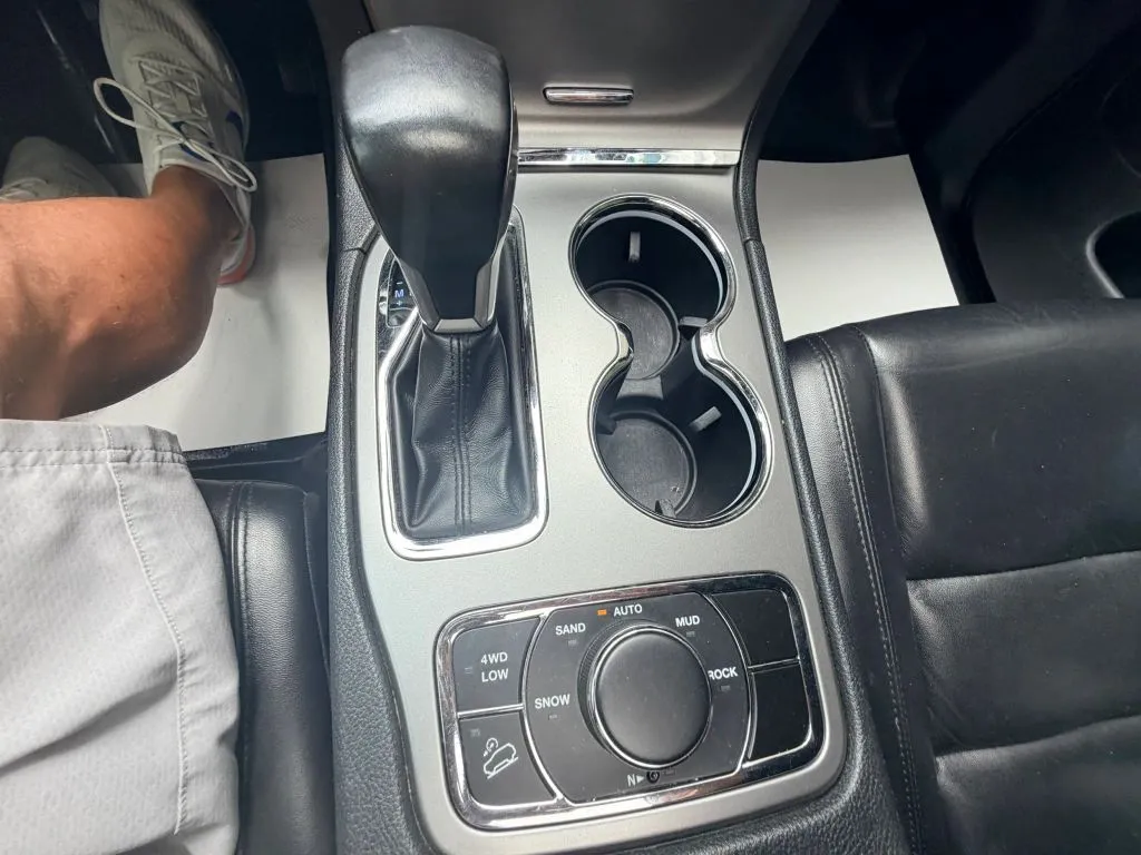Jeep Grand Cherokee photo 27