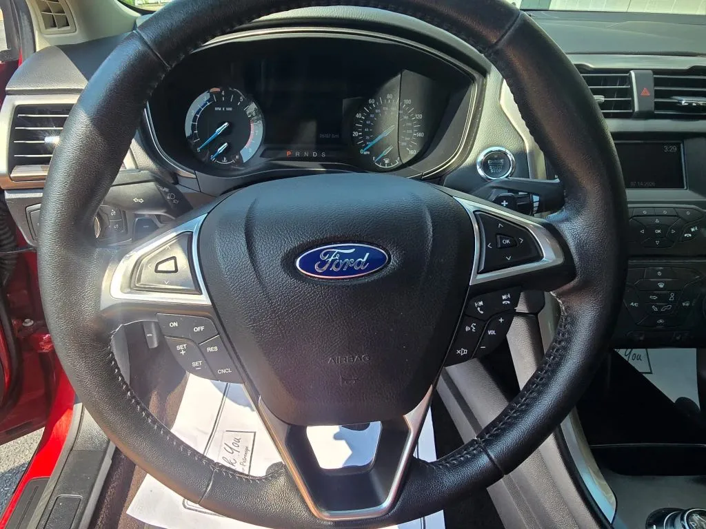 Ford Fusion photo 12