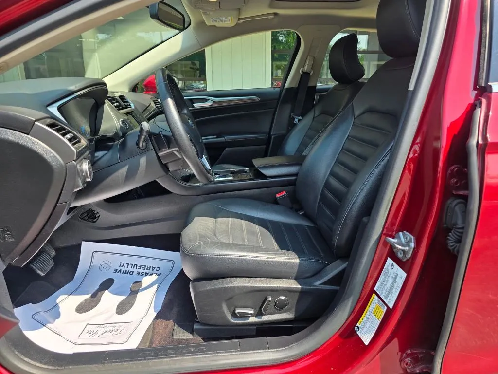 Ford Fusion photo 9