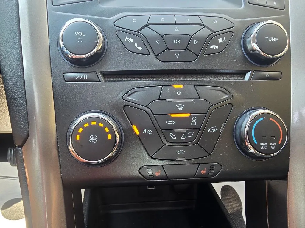 Ford Fusion photo 14