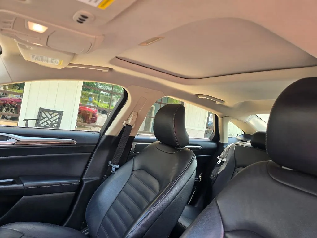 Ford Fusion photo 10