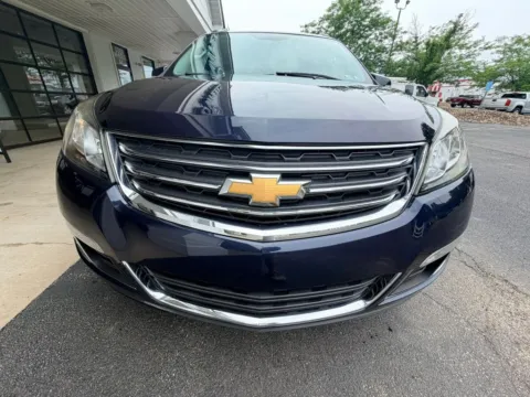 Another view of 2017 Chevrolet Traverse LT Sport Utility 4D for sale in Liverpool, OH at Good Wheels