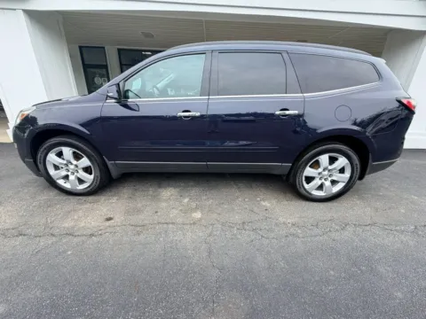 Photos of 2017 Chevrolet Traverse LT Sport Utility 4D for sale in Liverpool, OH at Good Wheels