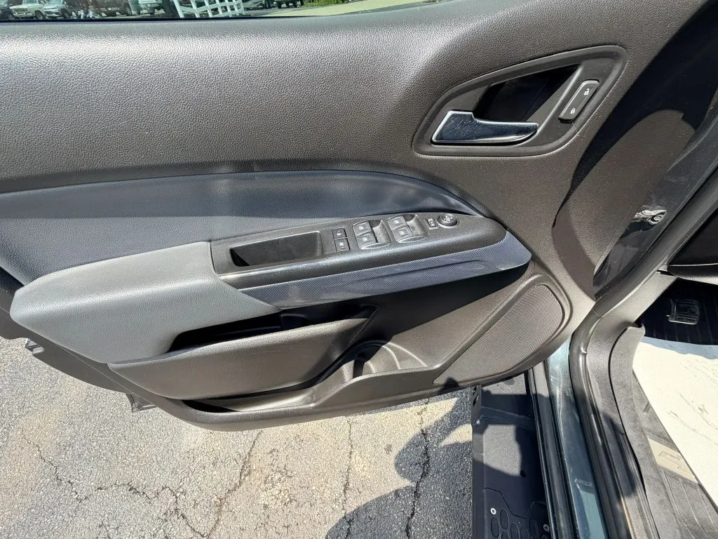 Chevrolet Colorado photo 15