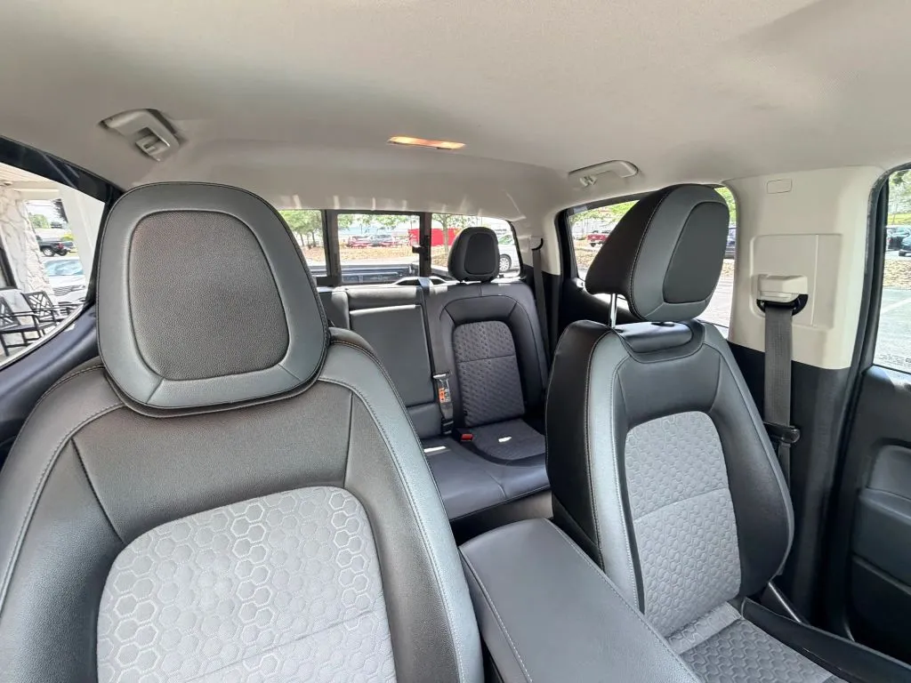 Chevrolet Colorado photo 13
