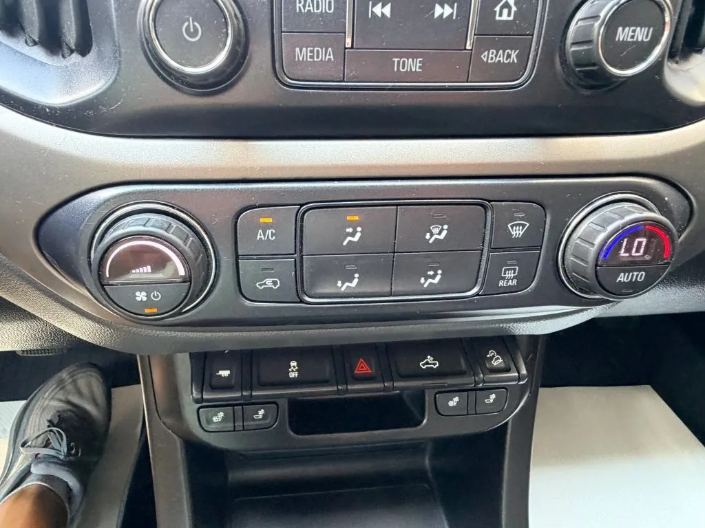 Chevrolet Colorado photo 23