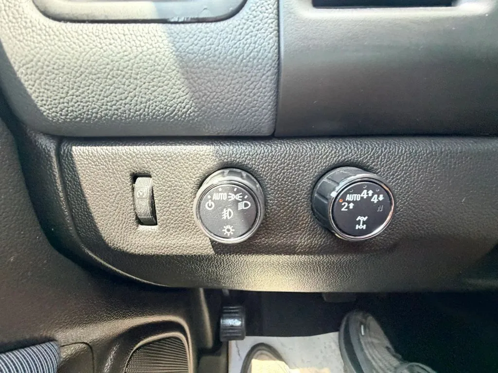 Chevrolet Colorado photo 17