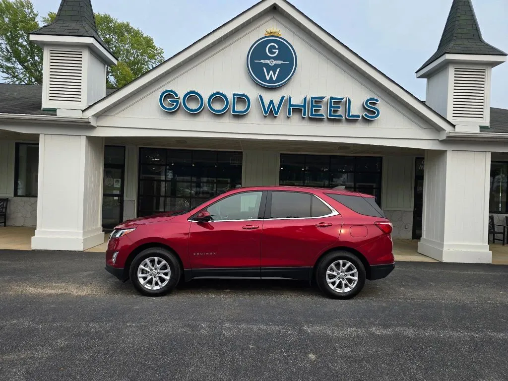 Red 2020 Chevrolet Equinox LT Sport Utility 4D for sale in Liverpool, OH