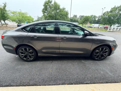 More photos of 2015 Chrysler 200 S Sedan 4D at Good Wheels, OH