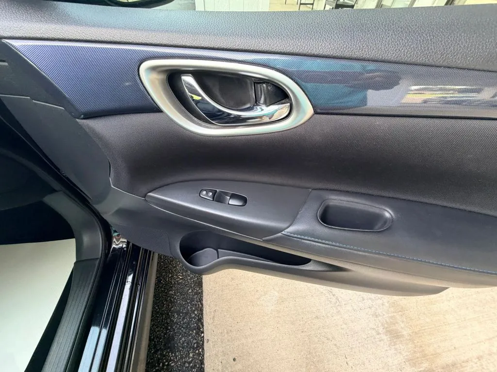 Nissan Sentra photo 10