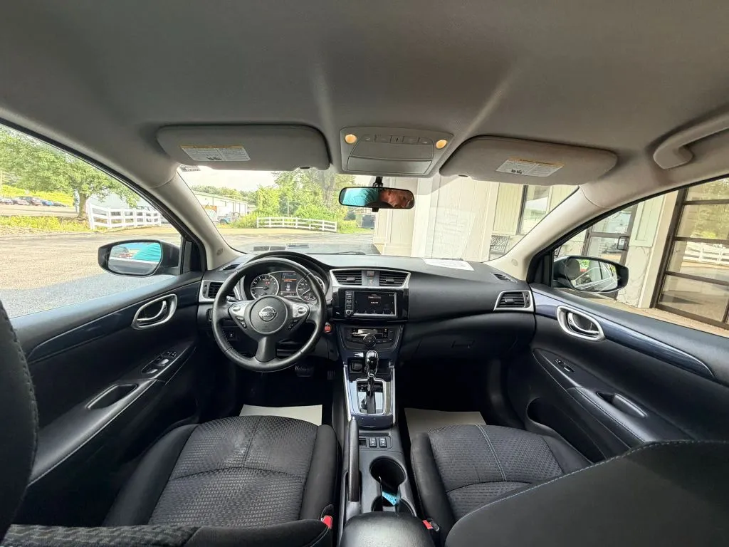 Nissan Sentra photo 12
