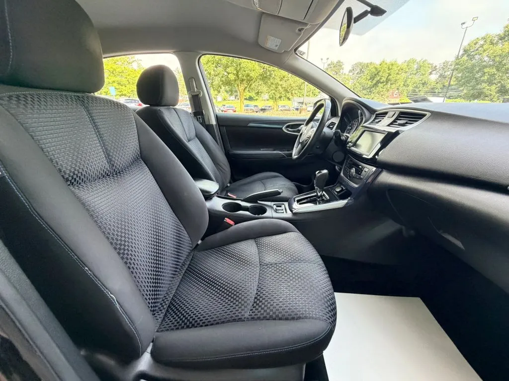 Nissan Sentra photo 11