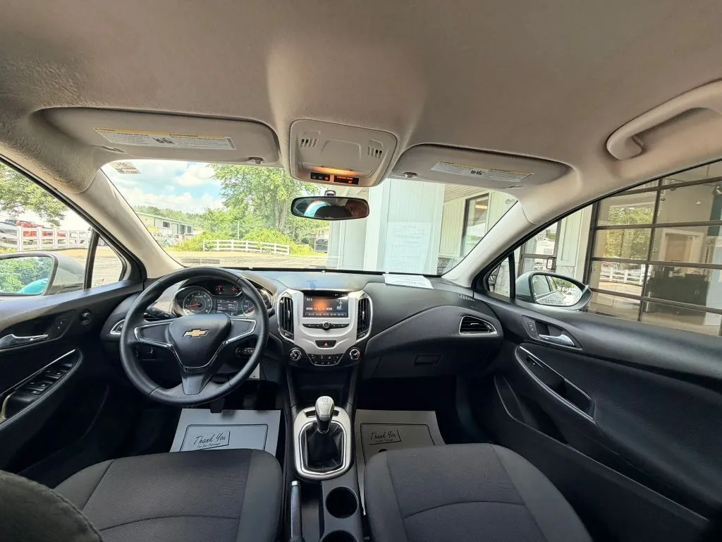 Chevrolet Cruze photo 11
