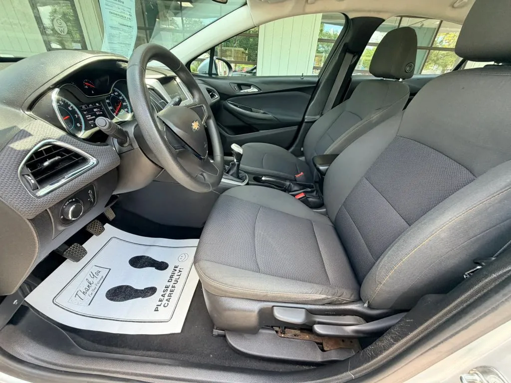 Chevrolet Cruze photo 13