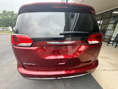 More photos of 2019 Chrysler Pacifica Touring L Minivan 4D at Good Wheels, OH