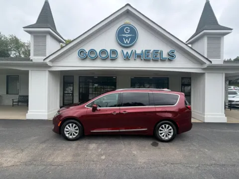 Red 2019 Chrysler Pacifica Touring L Minivan 4D for sale in Liverpool, OH