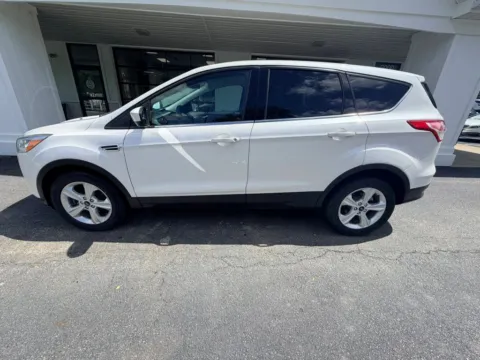 Photos of 2014 Ford Escape SE Sport Utility 4D for sale in Liverpool, OH at Good Wheels