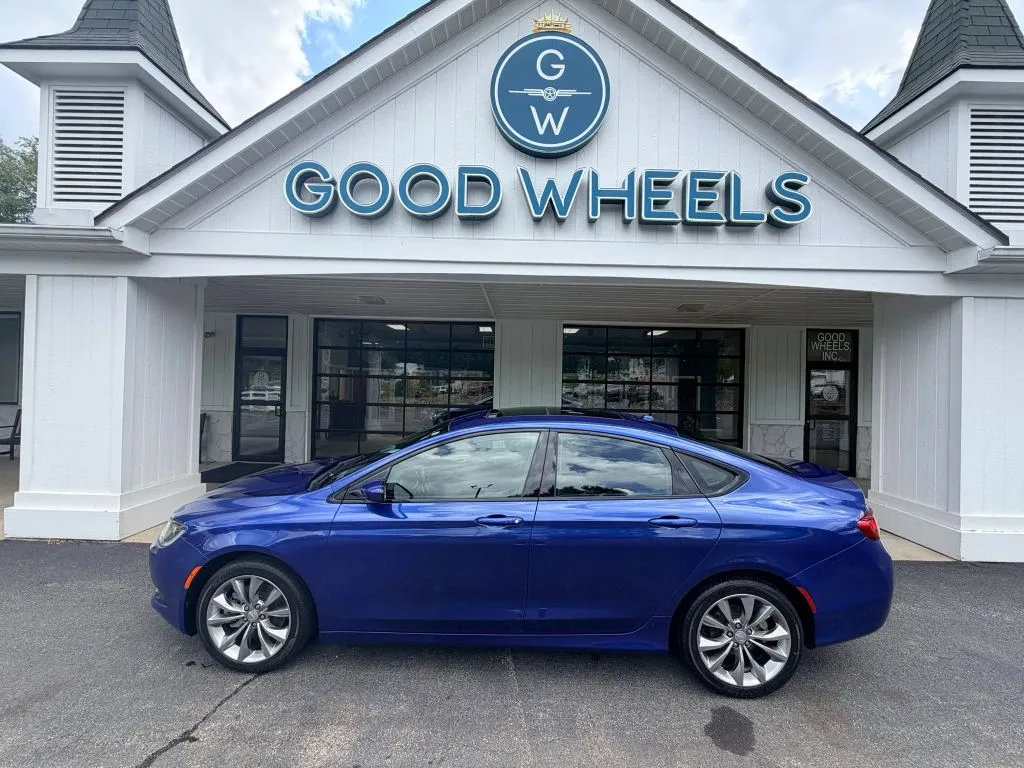 Blue 2015 Chrysler 200 S Sedan 4D for sale in Liverpool, OH
