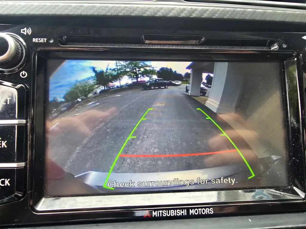 Mitsubishi Outlander Sport photo 17