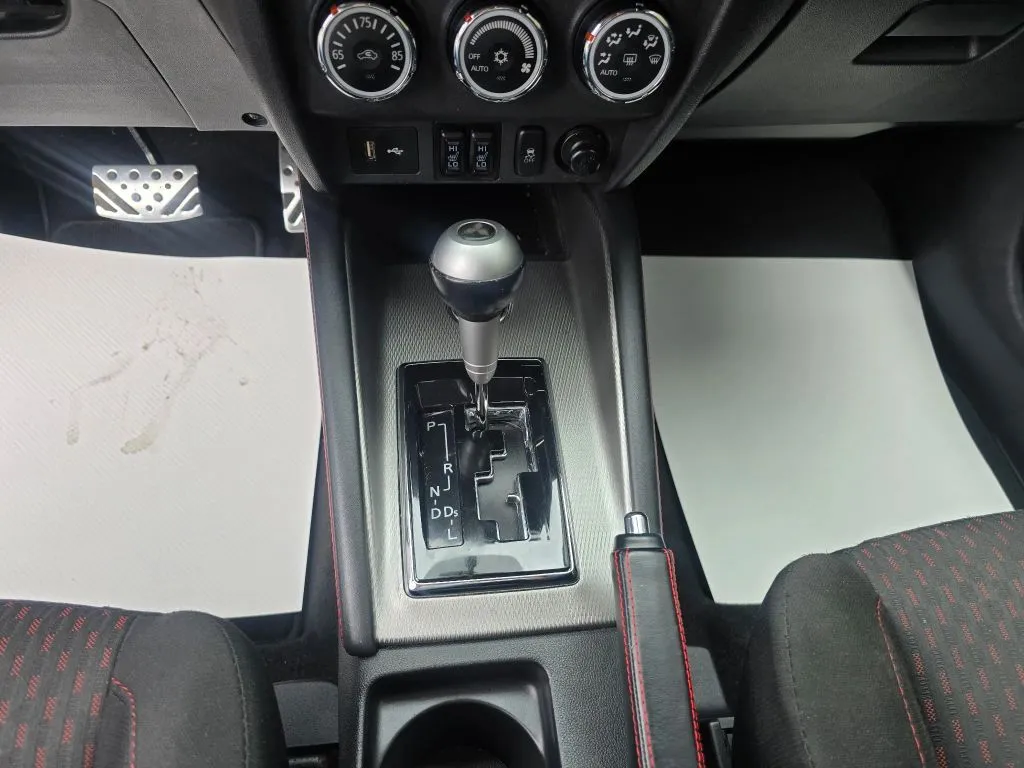 Mitsubishi Outlander Sport photo 13