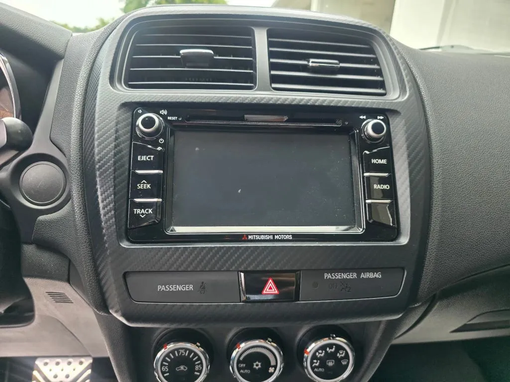 Mitsubishi Outlander Sport photo 11
